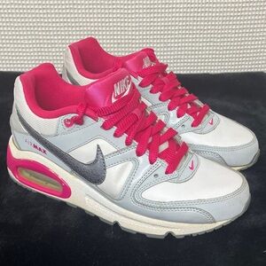 Nike women’s lace-up athletic shoes